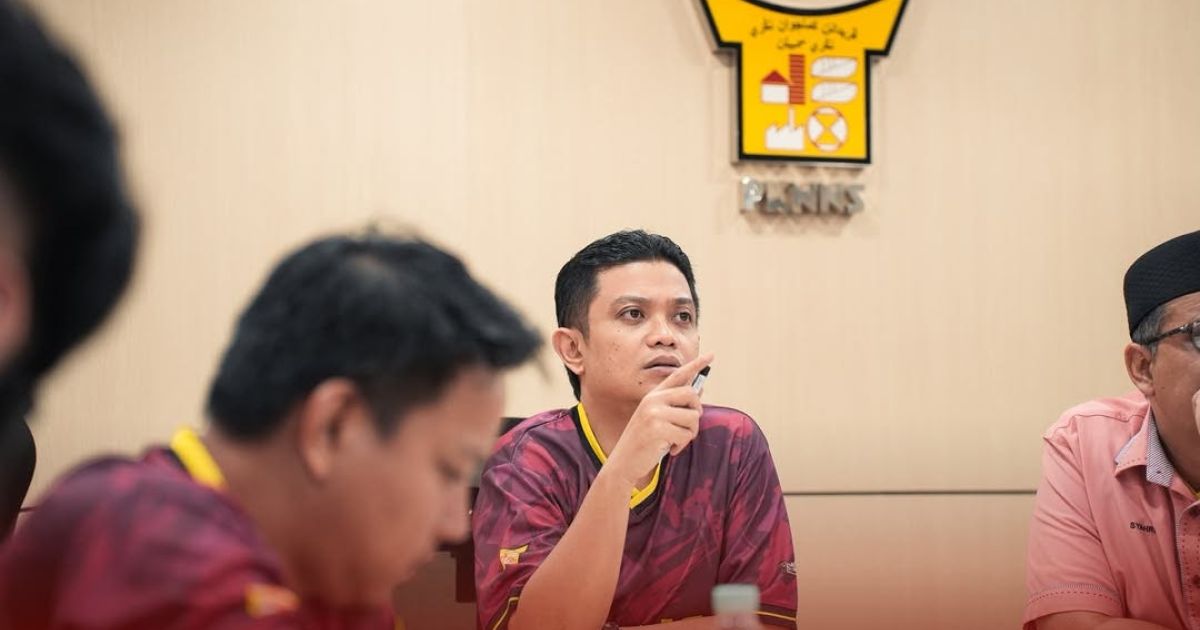 Sesi Taklimat Kontinjen yang disampaikan oleh Chef de Mission (CDM), En. Fadzli Yahaya